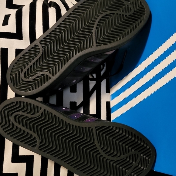 Adidas - Picture 3 of 4